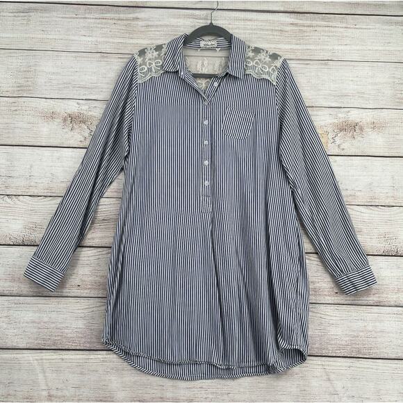 Lili's Closet 1/2 Button Striped Lace Back Tunic Top Women's Medium Blue/White - Picture 1 of 10